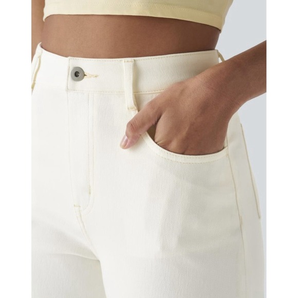 Halara Flex High Waisted Pockets Rolled Hem Wide Leg Jeans White NWT Size M - Picture 3 of 7